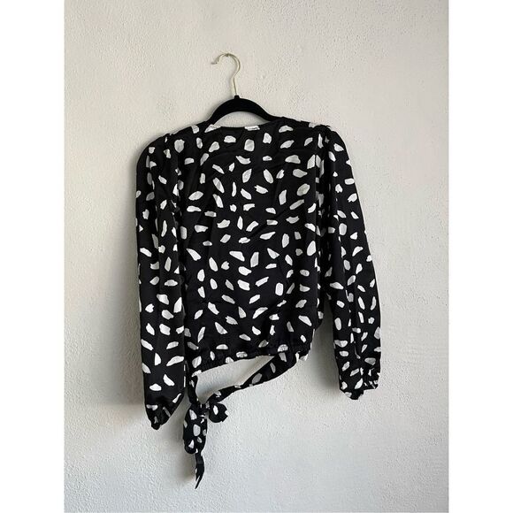 Milk & Honey Woman Black/ White Dots Cropped Long Sleeve Blouse, Size M - Picture 8 of 8